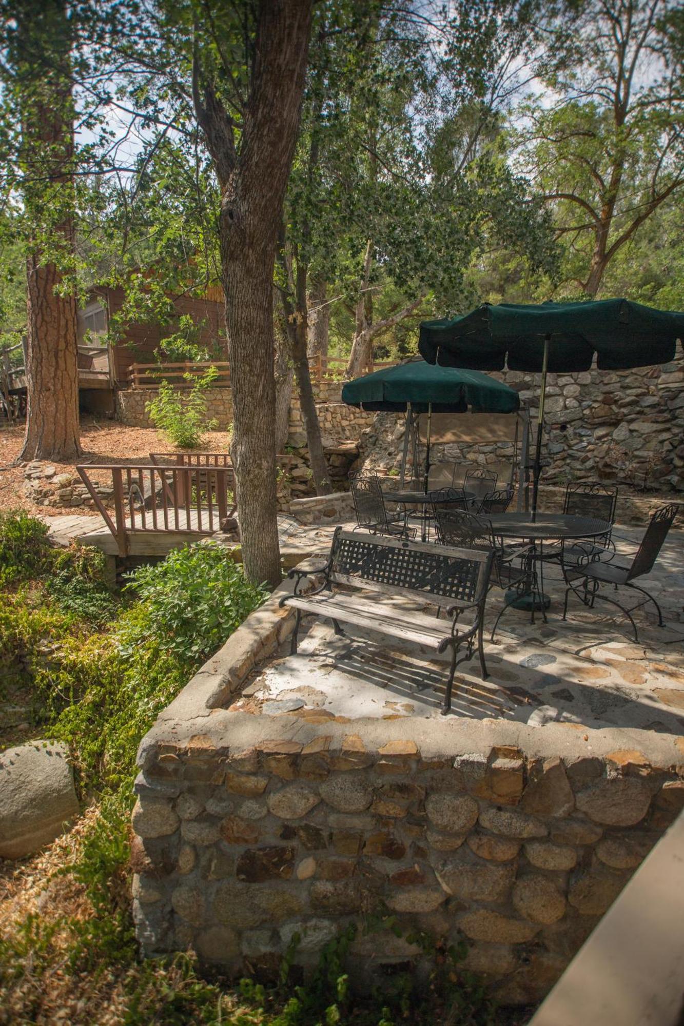 Quiet Mind Lodge, & Retreat Sequoias Lodge Kernville